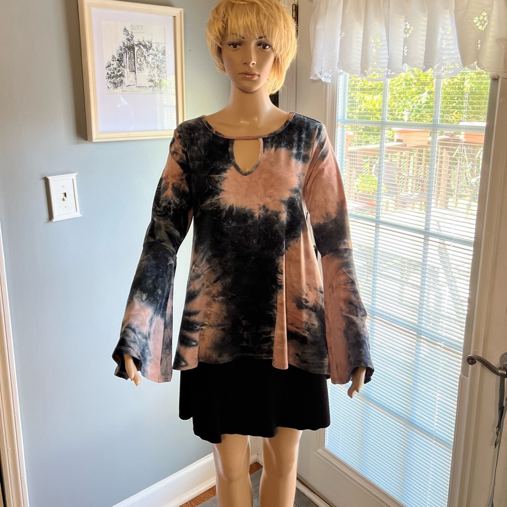 Olivia‎ Sky Shirt SZ SM NWT